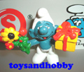 20040 - SMURF WITH A GIFT