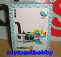 40238 - SMURFETTE IN KITCHEN