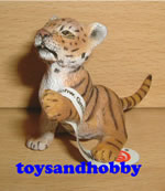 14372 - TIGER CUB, PLAYING